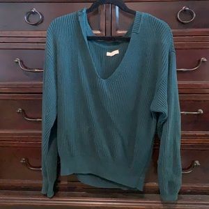 V-neck green sweater, brand L.A. Hearts, size L